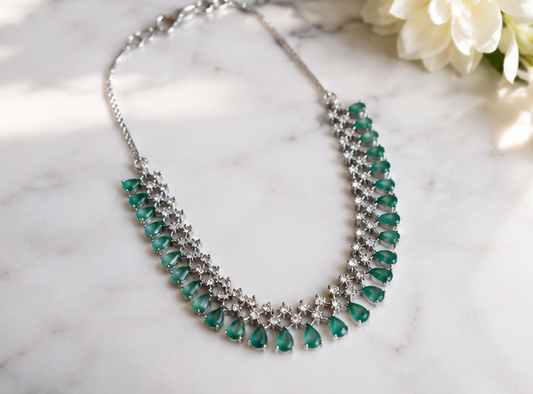 GREEN STONE AD NECKLACE