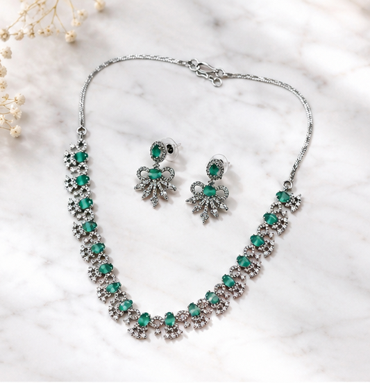 ETERNAL ROMANCE AD NECKLACE