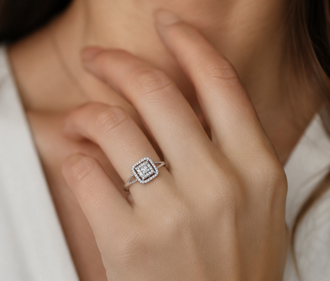 CLEAR RHINESTONE AD RING