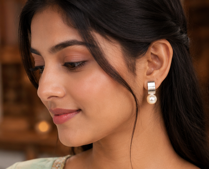 PEARL DROP EARRING