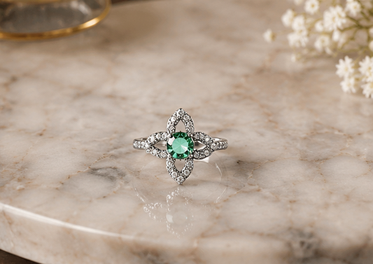 GREEN RHINESTONE AD RING