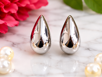 TEAR DROP SILVER EARRINGS