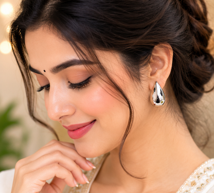 TEAR DROP SILVER EARRINGS