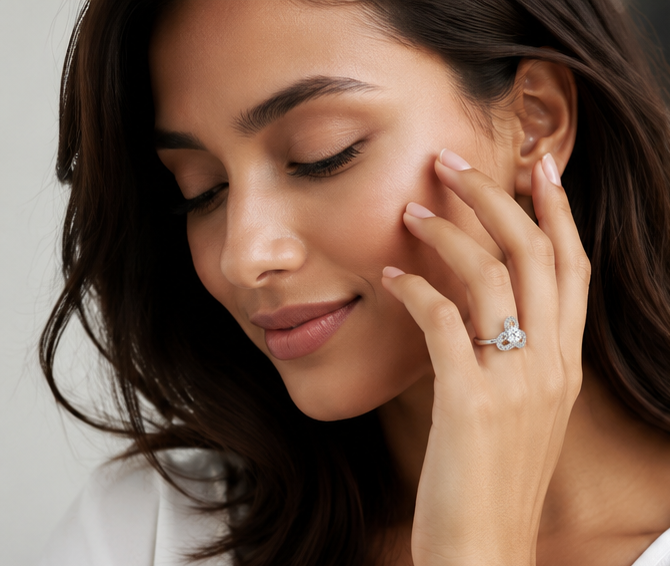 CLEAR RHINESTONE AD RING