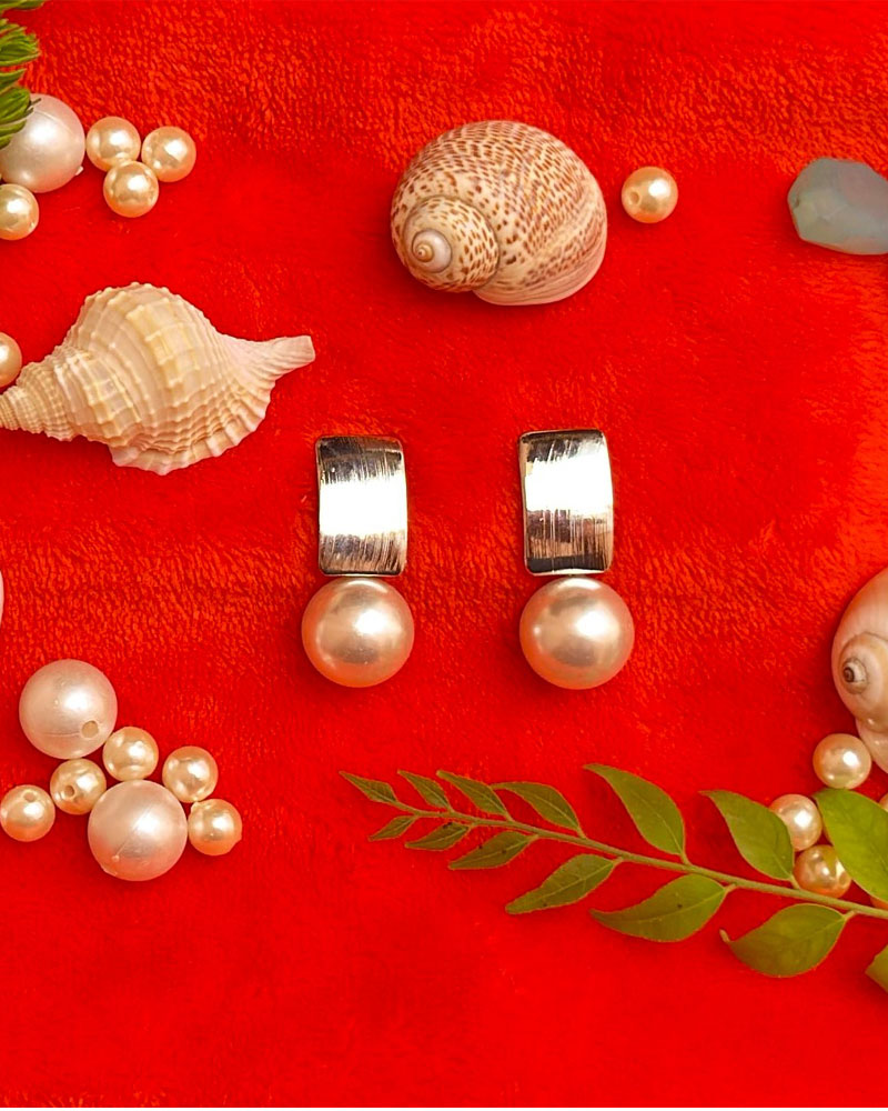 PEARL DROP EARRING