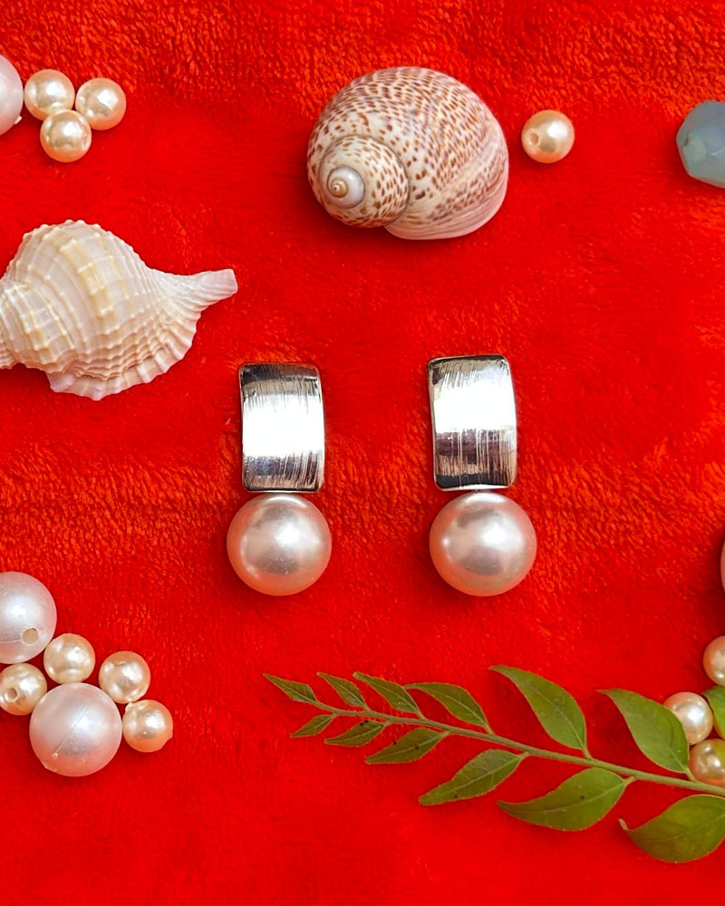 PEARL DROP EARRING